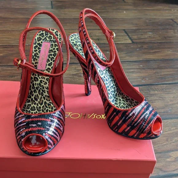 Betsey Johnson Avril Sequin Animal Platforms NIB - Picture 2 of 9
